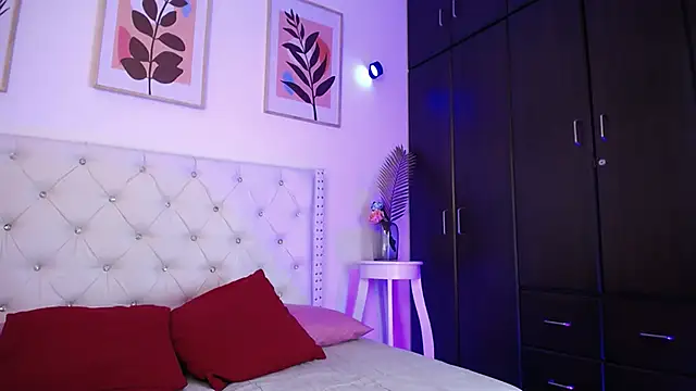 barbyehot online show from 11-30-25, 12:00