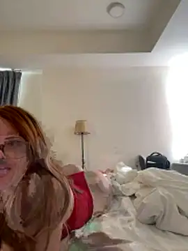 Snapshot of cherryrosealiee chatting on 06-05-26, 01:21 cherryrosealiee online show from 06-05-26, 01:21