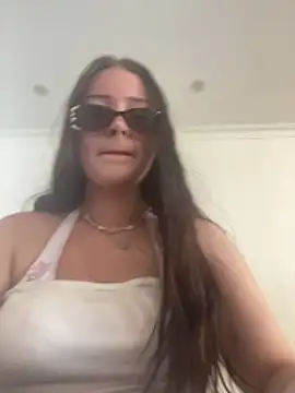 cherryrosealiee online show from 02-12-26, 06:02