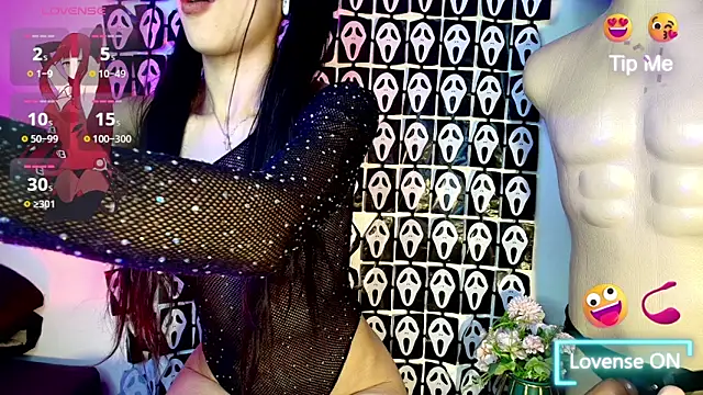 Snapshot of Valkiria_09 chatting on 10-15-25, 04:04 Valkiria 09 online show from 10-15-25, 04:04