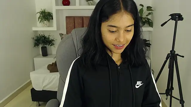 Snapshot of Milaa_Star_ chatting on 02-07-26, 04:09 Milaa Star online show from 02-07-26, 04:09