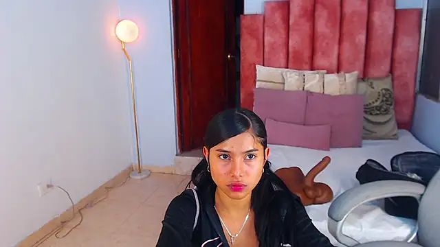 Milaa Star  online show from 10-08-25, 03:19