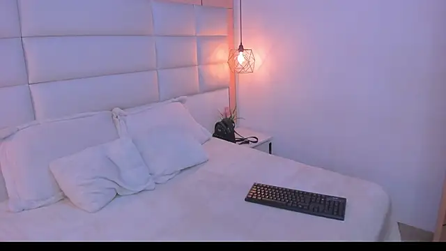 Salome Smitth 1 online show from 04-12-26, 10:02