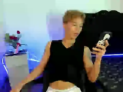 Snapshot of jersthebigfuckerxxx chatting on 10-13-25, 04:25 jersthebigfuckerxxx online show from 10-13-25, 04:25