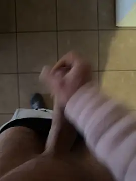 maialexte online show from 12-21-25, 07:43