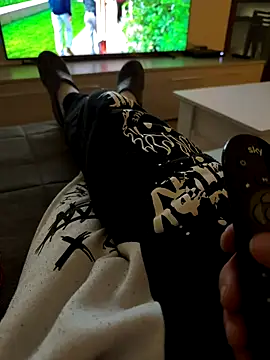 maialexte online show from 12-16-25, 08:35