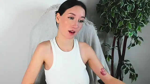 EileenMoores online show from 10-28-25, 06:07