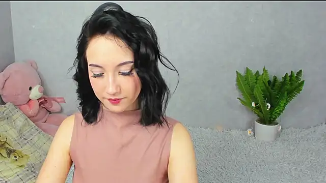 EileenMoores online show from 12-04-25, 07:13