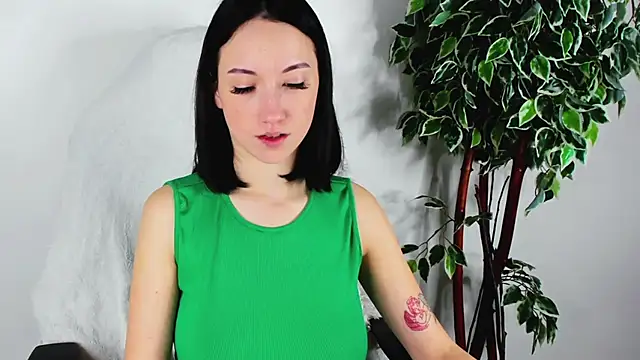 EileenMoores online show from 10-17-25, 12:07