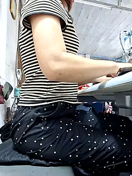 irina hana online show from 11-18-25, 02:49