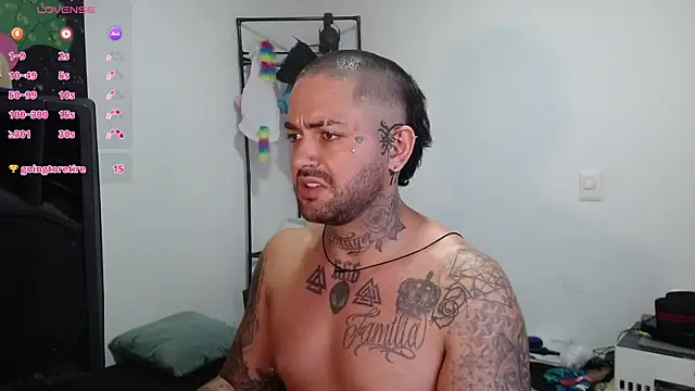 nicolastorres99 online show from 12-23-25, 03:17