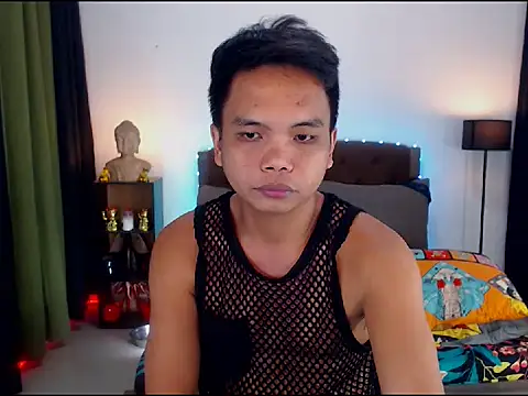 Snapshot of XExtraServiceManX chatting on 10-14-25, 09:10 XExtraServiceManX online show from 10-14-25, 09:10