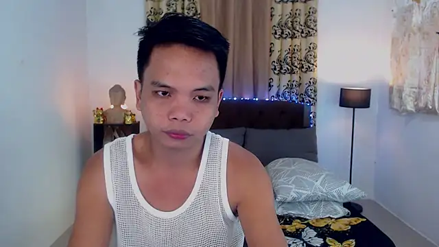 Snapshot of XExtraServiceManX chatting on 09-28-25, 01:18 XExtraServiceManX online show from 09-28-25, 01:18