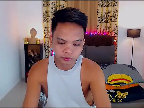 Snapshot of XExtraServiceManX chatting on 09-17-25, 03:14 XExtraServiceManX online show from 09-17-25, 03:14