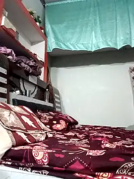 Snapshot of ZIVAA chatting on 11-04-25, 12:53 ZIVAA online show from 11-04-25, 12:53