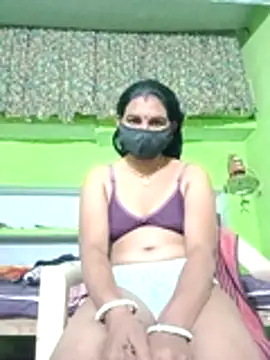 Snapshot of ZIVAA chatting on 10-29-25, 04:39 ZIVAA online show from 10-29-25, 04:39