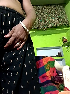 Snapshot of ZIVAA chatting on 10-27-25, 06:09 ZIVAA online show from 10-27-25, 06:09