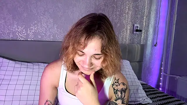 Snapshot of SunPunnyGirl chatting on 10-18-25, 08:16 SunPunnyGirl online show from 10-18-25, 08:16