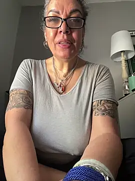 dieseldame1313 online show from 02-25-25, 05:30