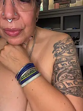 Snapshot of dieseldame1313 chatting on 02-24-26, 07:53 dieseldame1313 online show from 02-24-26, 07:53