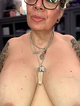 dieseldame1313 online show from 03-24-26, 05:51