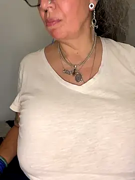 dieseldame1313 online show from 12-03-25, 03:07