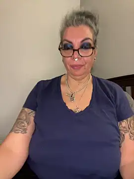 dieseldame1313 online show from 11-12-25, 01:10