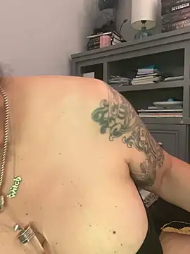 dieseldame1313 online show from 04-13-26, 02:26