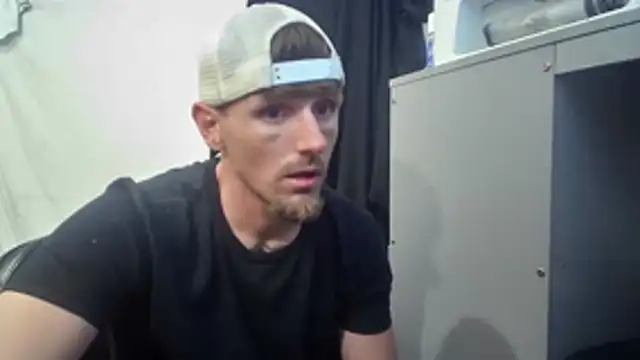 Snapshot of Robbin_Bnks chatting on 10-30-25, 05:17 Robbin Bnks online show from 10-30-25, 05:17