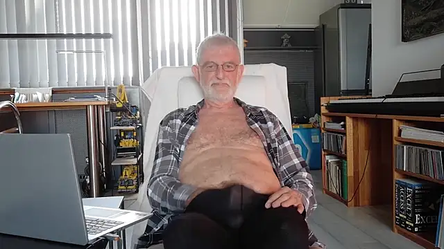 ewaldwillems99 online show from 10-30-25, 01:53