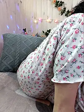 Snapshot of LitisiaLove4551 chatting on 02-14-26, 07:52 LitisiaLove4551 online show from 02-14-26, 07:52