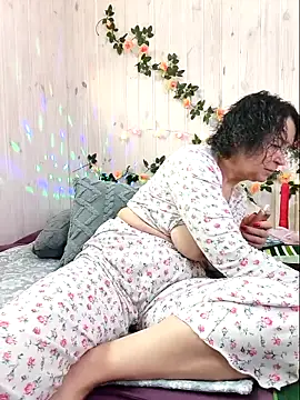 Snapshot of LitisiaLove4551 chatting on 02-18-26, 07:49 LitisiaLove4551 online show from 02-18-26, 07:49