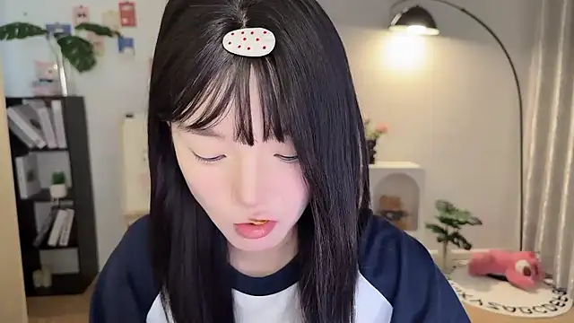 Momo-xx online show from 09-28-25, 12:28