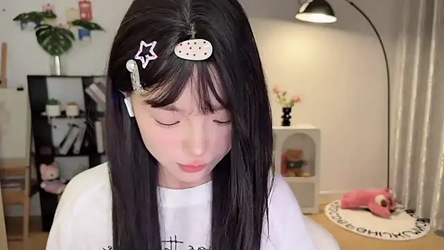 Momo-xx online show from 09-24-25, 11:32