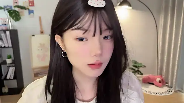 Momo-xx online show from 10-04-25, 11:50