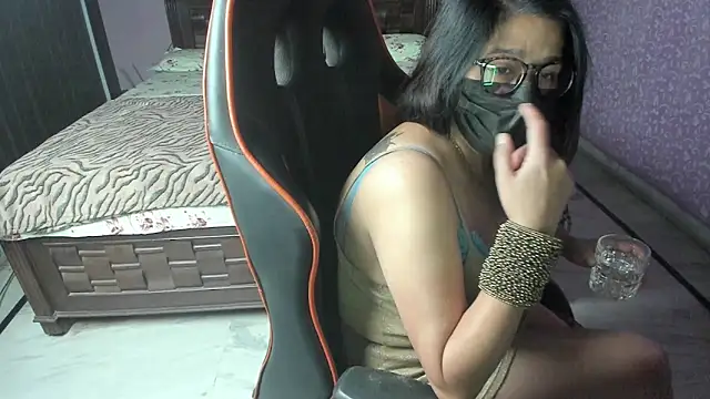 ShylaGill online show from 10-29-25, 11:09