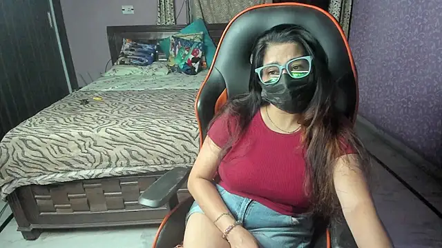 ShylaGill online show from 10-26-25, 05:57