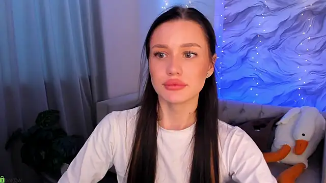Snapshot of Aria_Mila chatting on 04-27-26, 11:08 Aria Mila online show from 04-27-26, 11:08