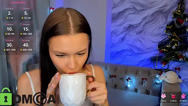 Aria Mila online show from 12-22-25, 11:32