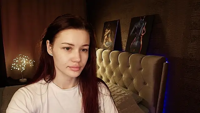 Snapshot of Aria_Mila chatting on 06-16-26, 03:06 Aria Mila online show from 06-16-26, 03:06