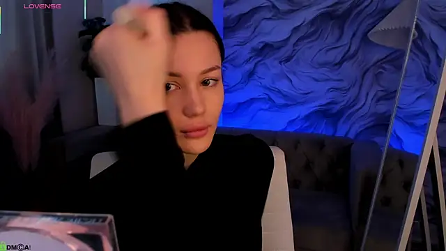 Aria Mila online show from 04-17-26, 03:31