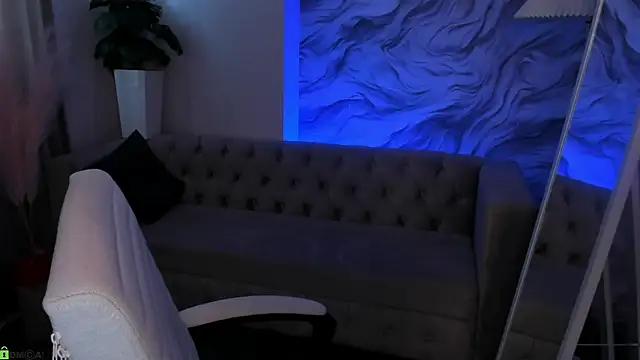 Aria Mila online show from 04-13-26, 03:10