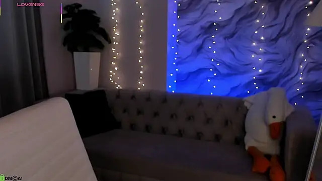 Aria Mila online show from 04-20-26, 03:20