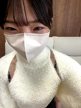 Snapshot of y_yunchan chatting on 10-21-25, 01:16 y yunchan online show from 10-21-25, 01:16
