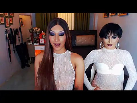 Snapshot of MystiqueQueen chatting on 11-14-25, 09:13 MystiqueQueen online show from 11-14-25, 09:13