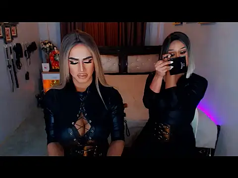 Snapshot of MystiqueQueen chatting on 10-03-25, 06:53 MystiqueQueen online show from 10-03-25, 06:53