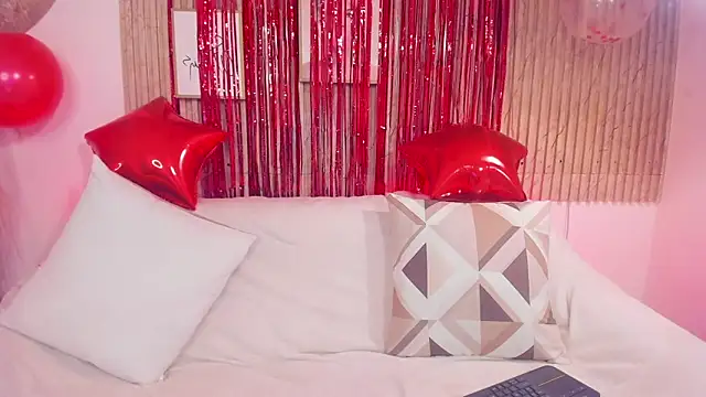 Snapshot of Natti_london chatting on 02-15-26, 10:36 Natti london online show from 02-15-26, 10:36