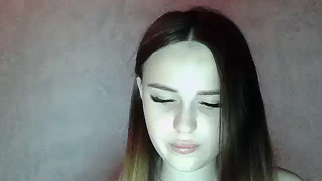 Snapshot of SweetLoraa chatting on 06-12-26, 05:43 SweetLoraa online show from 06-12-26, 05:43