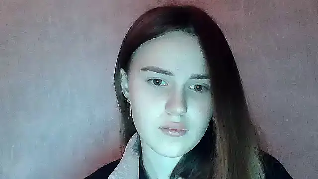 SweetLoraa online show from 12-15-25, 04:57