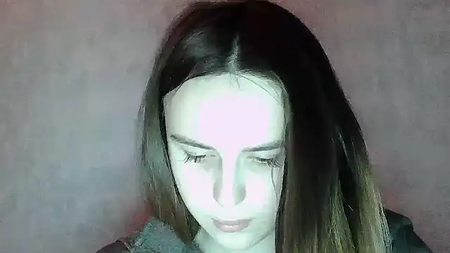 SweetLoraa online show from 04-13-26, 07:40